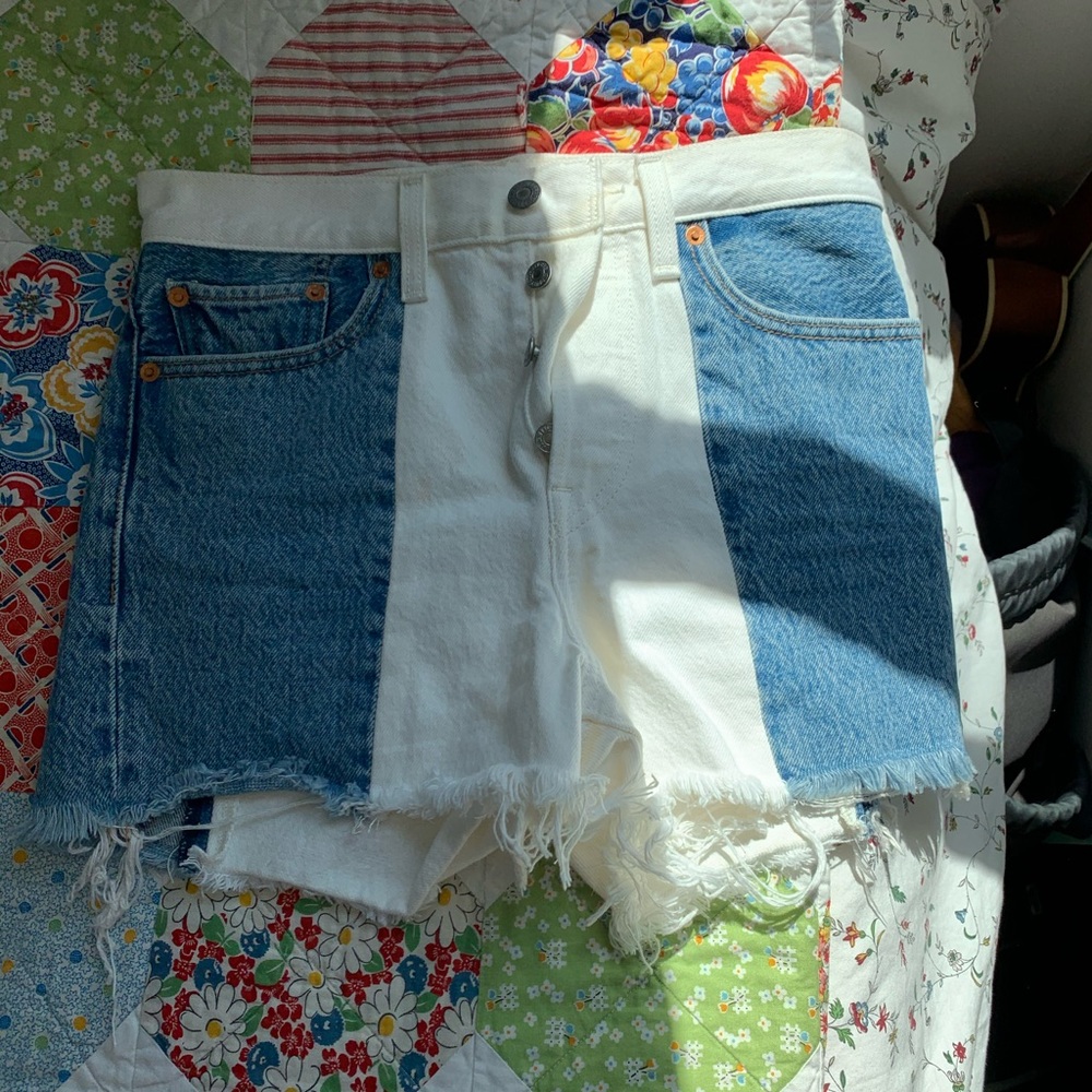 Unique white and blue Levi shorts! Barely worn!
